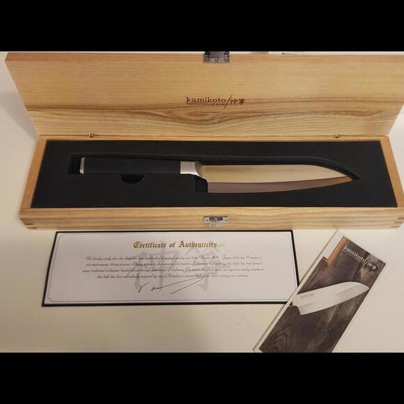 Kamikoto Premium 7" Santoku Chef Knife with Authenticity Certificate - Picture 3 of 8